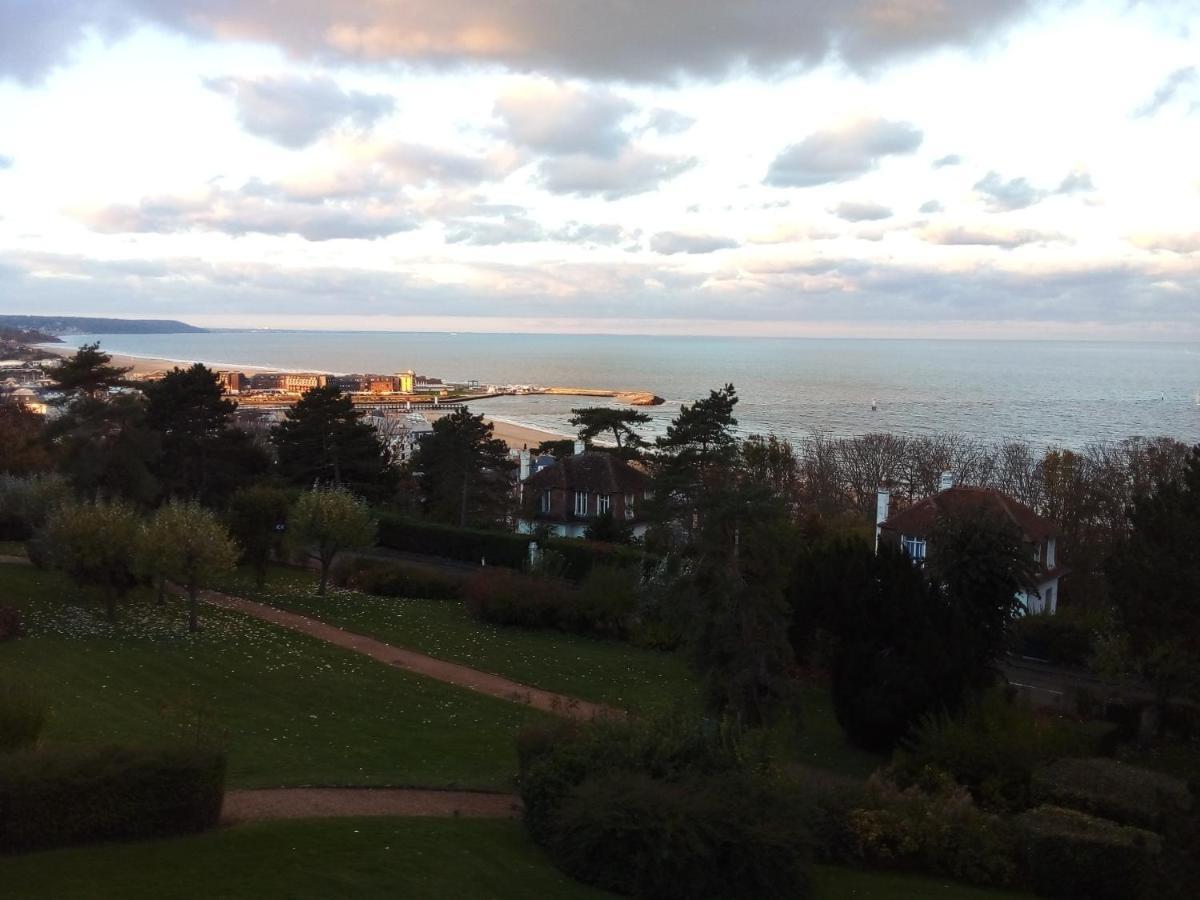Couchers De Soleil En Normandie Trouville-sur-Mer Bagian luar foto