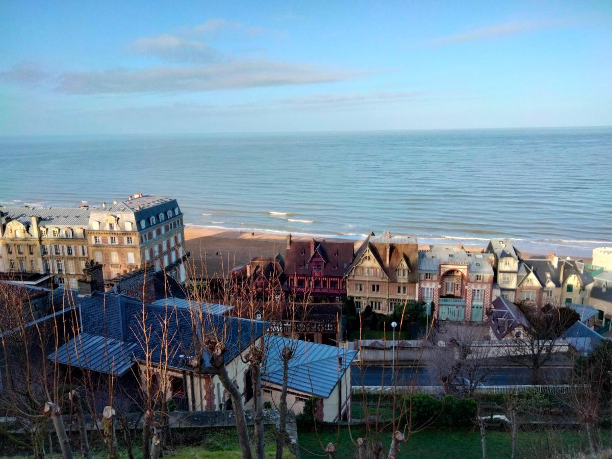 Couchers De Soleil En Normandie Trouville-sur-Mer Bagian luar foto